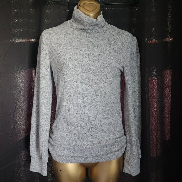 ♠️10/$10♠️ Mock Neck Gray Lightweight Sweater - Picture 2 of 7